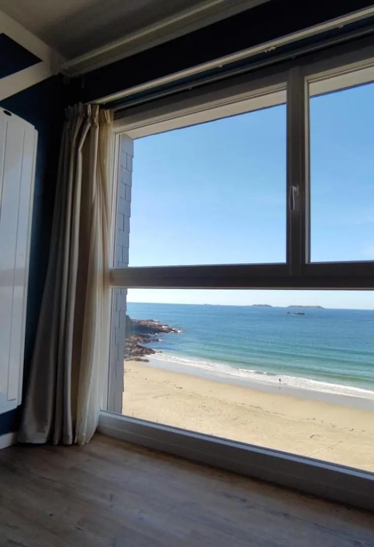 Appart N°22, Vue Mer, Plage Perros-Guirec 0*,  Frankreich